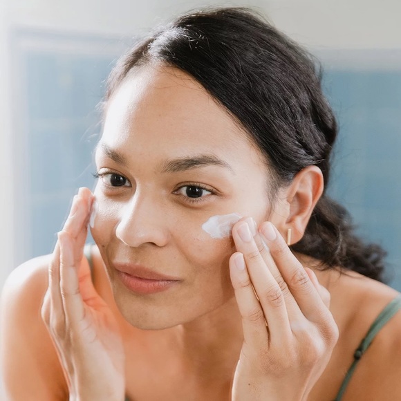 PUR 4-in-1 Color Correcting Energize and Rescue Primer 1.0 oz $33 Sealed… - Picture 3 of 8